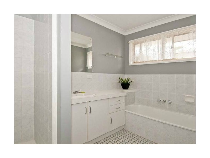 2 Farwell Close, Kooralbyn QLD 4285