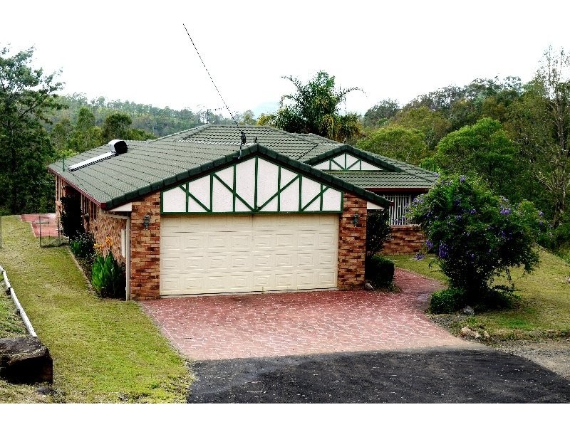 32 Barker Place, Kooralbyn QLD 4285