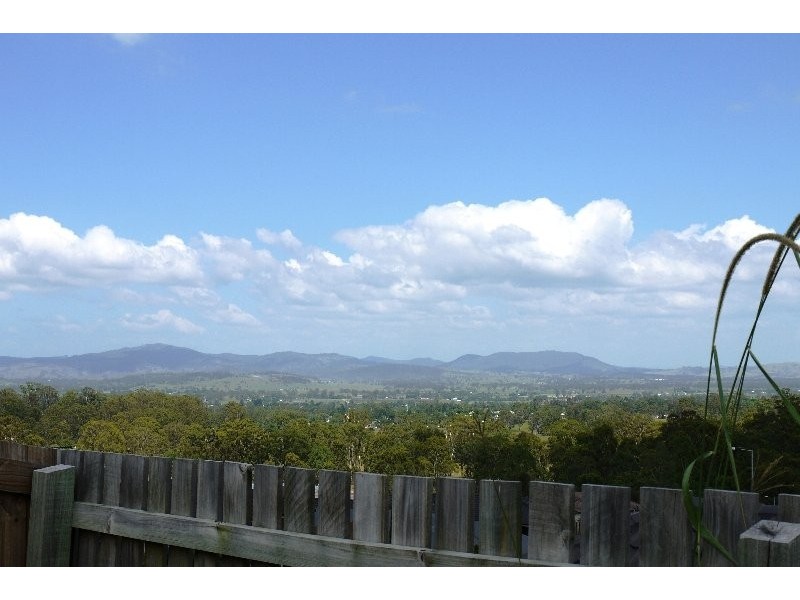 11 Meridian Way, Beaudesert QLD 4285