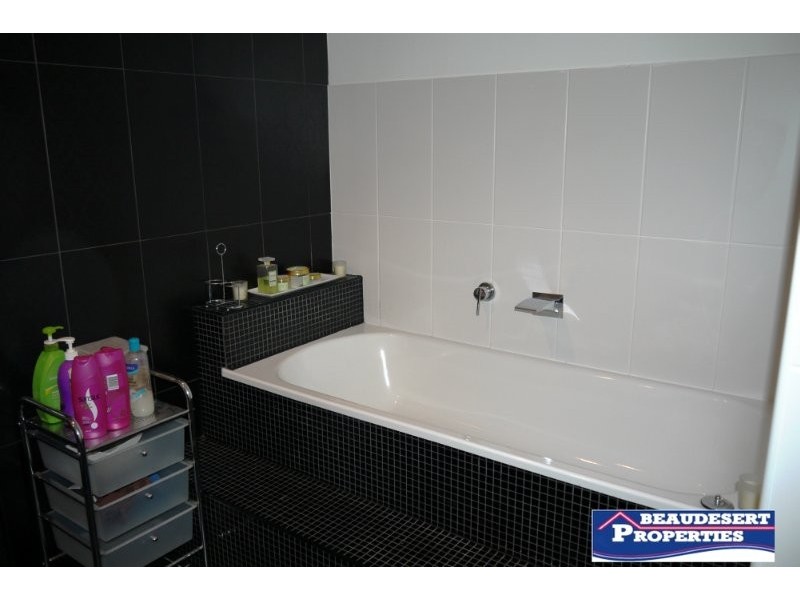 Kooralbyn QLD 4285