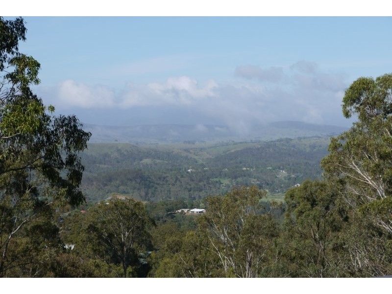 46 Brooks Drive, Kooralbyn QLD 4285