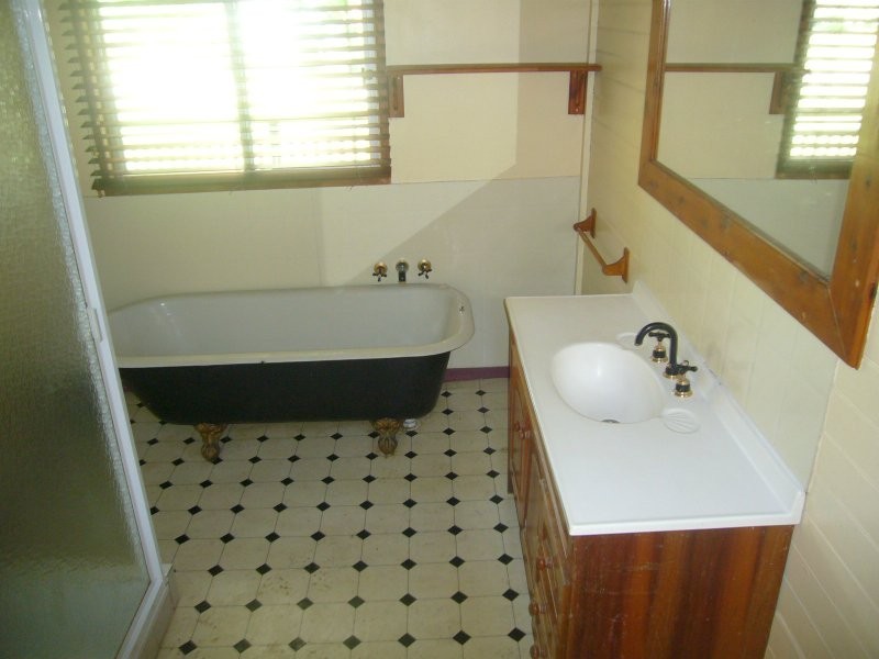 Woodhill QLD 4285