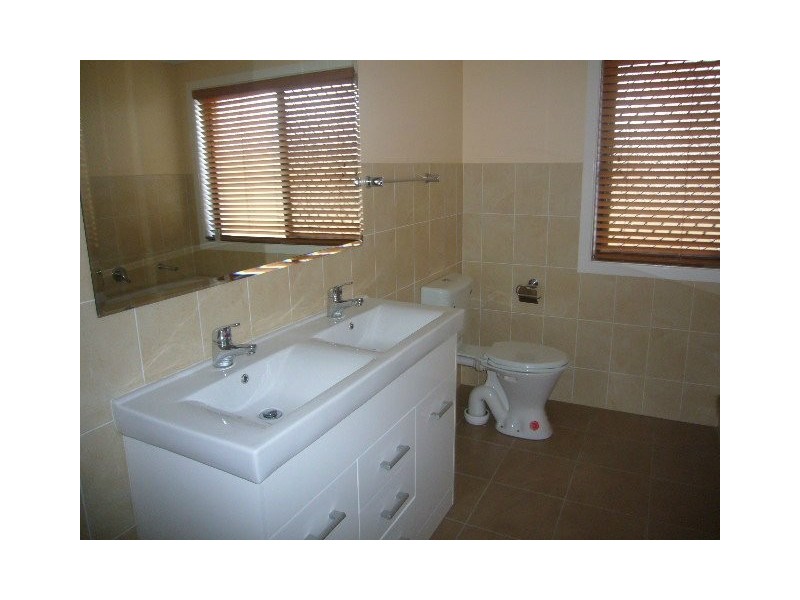 Gleneagle QLD 4285