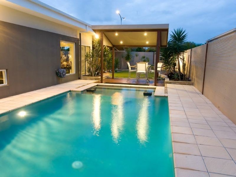 10 Bonaire Court, Kawana Island QLD 4575