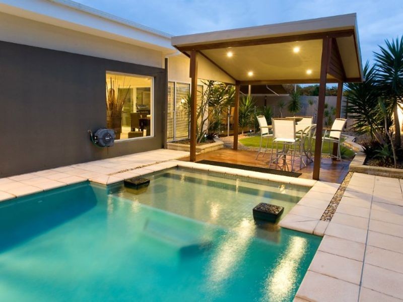 10 Bonaire Court, Kawana Island QLD 4575