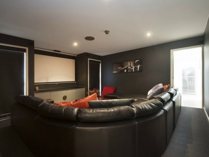 10 Bonaire Court, Kawana Island QLD 4575