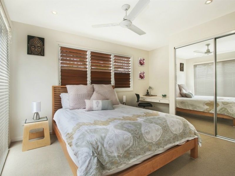 10 Bonaire Court, Kawana Island QLD 4575