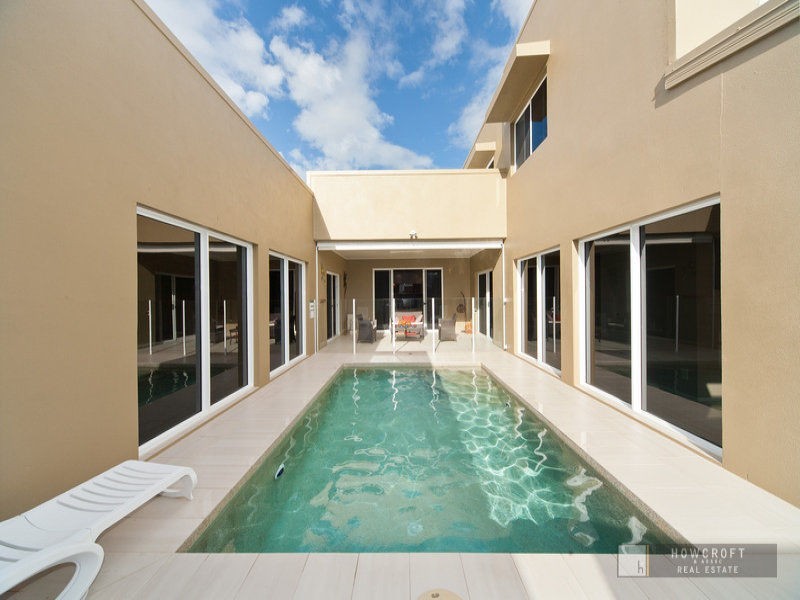 7 Crete  Court, Kawana Island QLD 4575