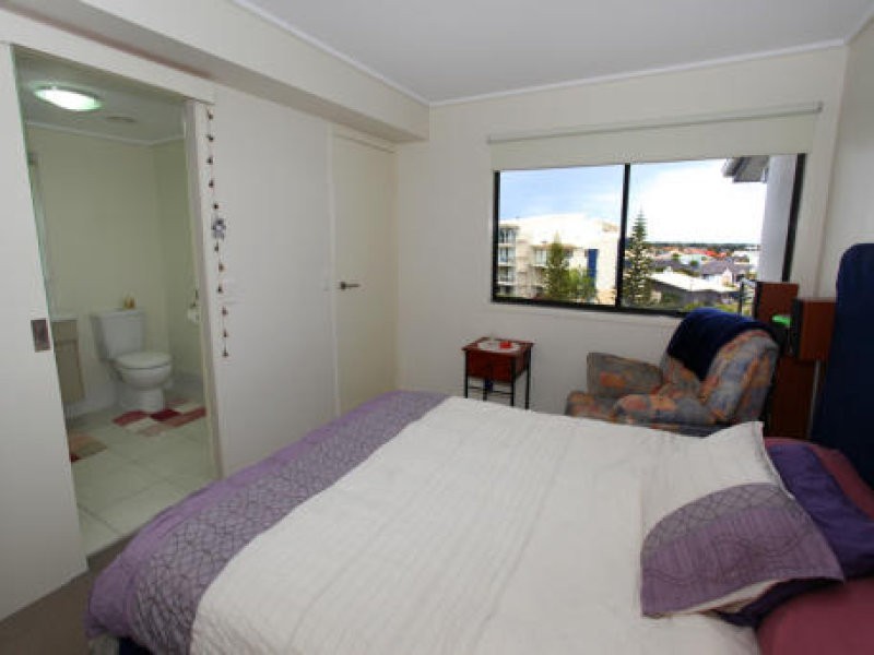 54/4 Grand Parade, Kawana Island QLD 4575