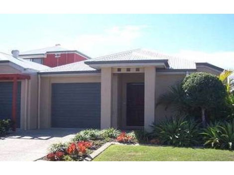 2/4 Solomon Court, Parrearra QLD 4575