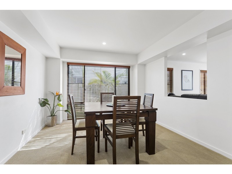 14 Zante Lane, Kawana Island QLD 4575