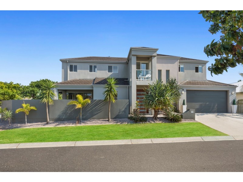 18 Tarawa Street, Kawana Island QLD 4575