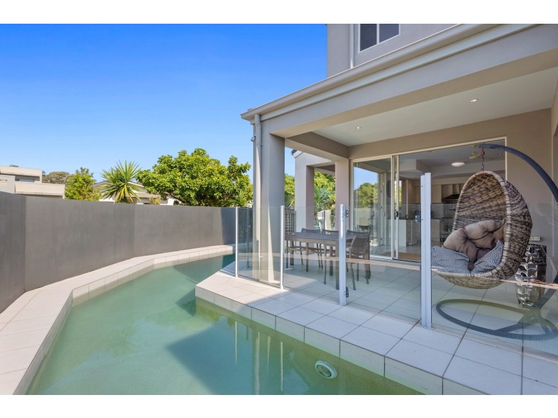 18 Tarawa Street, Kawana Island QLD 4575