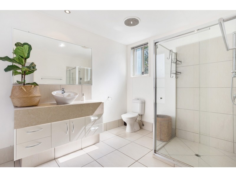 18 Tarawa Street, Kawana Island QLD 4575
