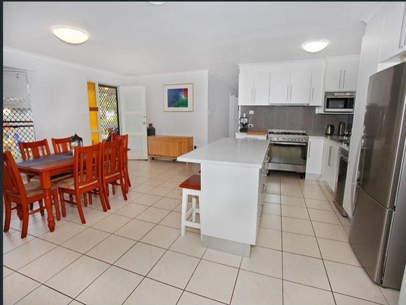 2 Uringa Street, Warana QLD 4575