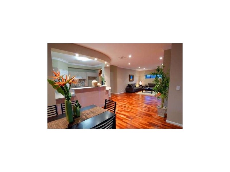 10 Easter Street, Kawana Island QLD 4575