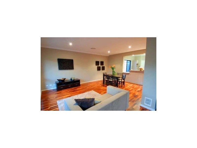 10 Easter Street, Kawana Island QLD 4575