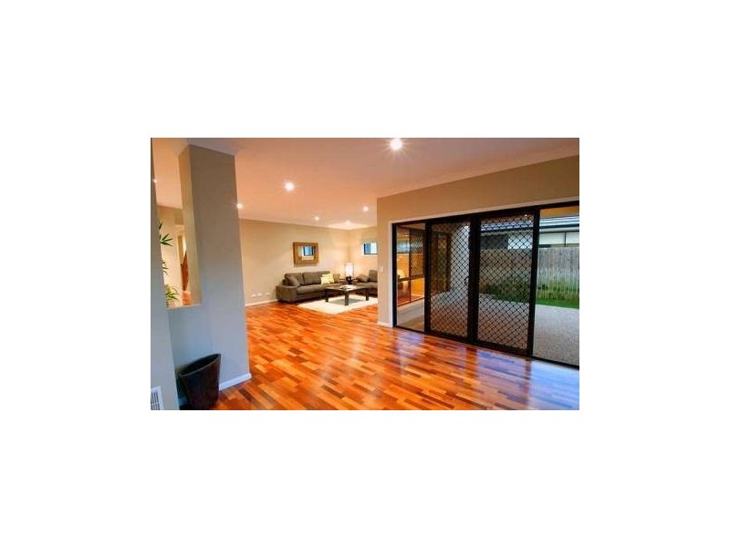 10 Easter Street, Kawana Island QLD 4575