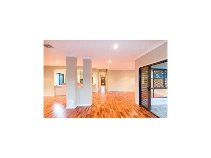 10 Easter Street, Kawana Island QLD 4575