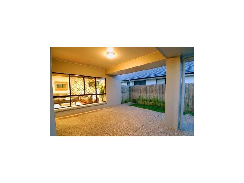 10 Easter Street, Kawana Island QLD 4575