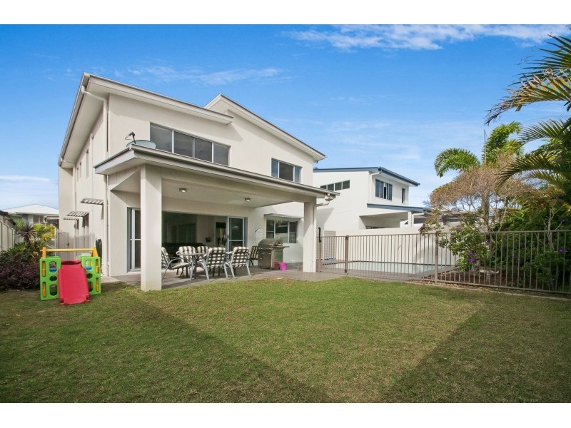 7 Panama Court, Kawana Island QLD 4575