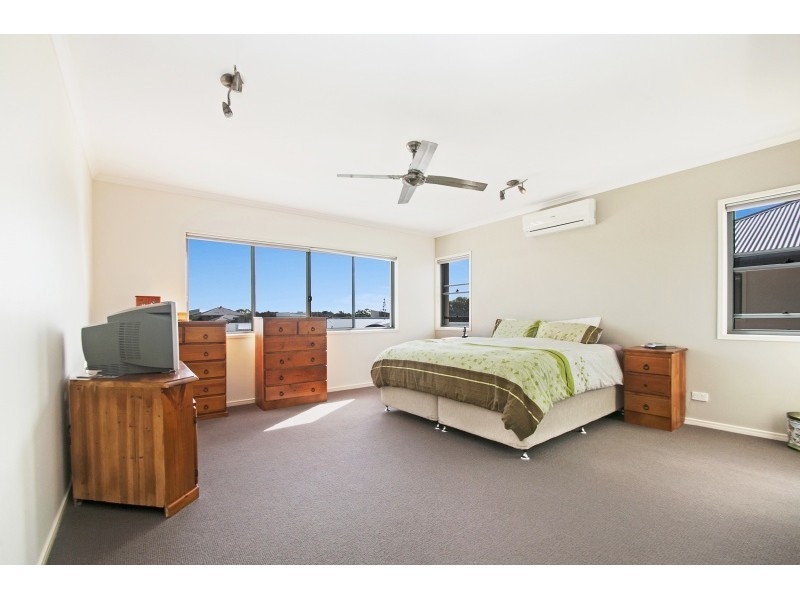 7 Panama Court, Kawana Island QLD 4575