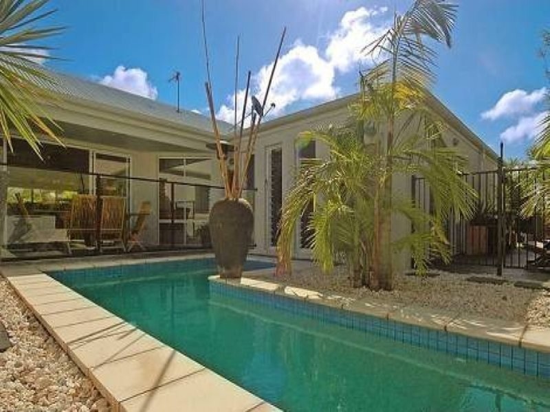 11 Abaco Street, Kawana Island QLD 4575