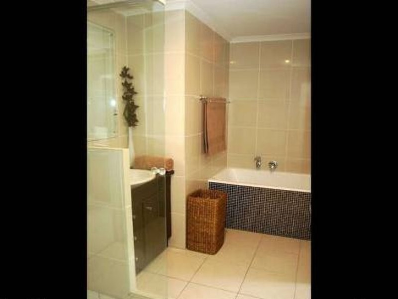 11 Abaco Street, Kawana Island QLD 4575