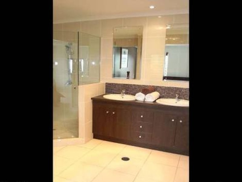 11 Abaco Street, Kawana Island QLD 4575