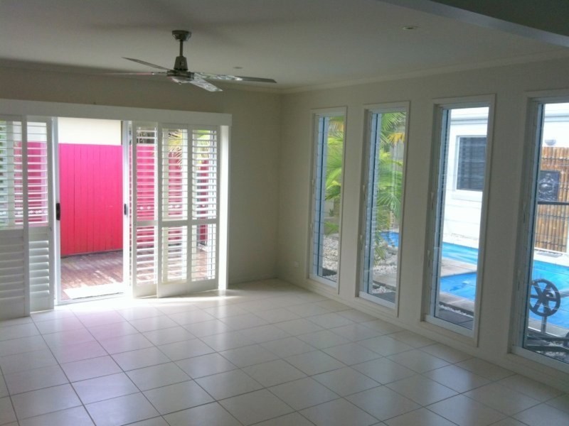 11 Abaco Street, Kawana Island QLD 4575