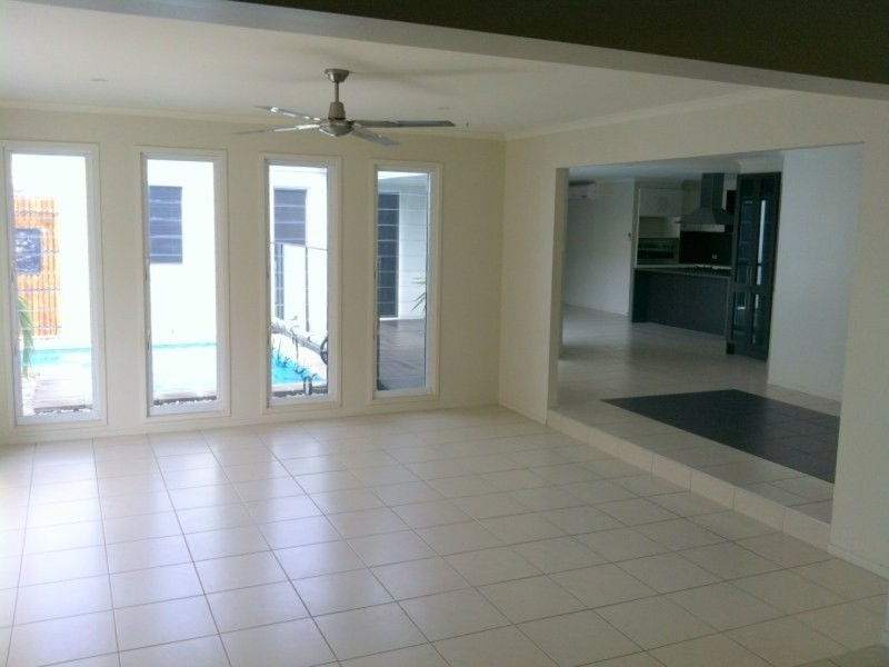 11 Abaco Street, Kawana Island QLD 4575