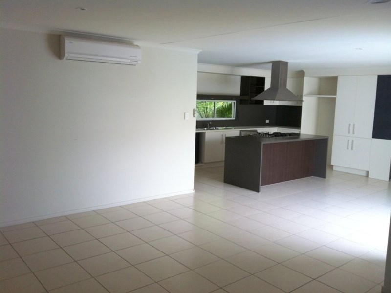 11 Abaco Street, Kawana Island QLD 4575