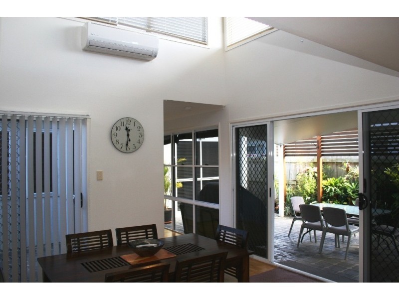 3 Barbuda Circuit, Kawana Island QLD 4575