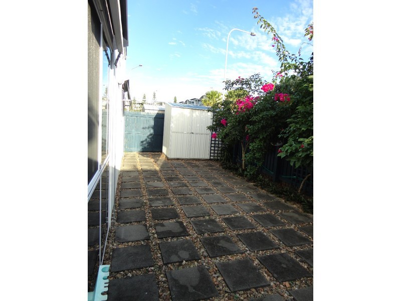 3 Barbuda Circuit, Kawana Island QLD 4575