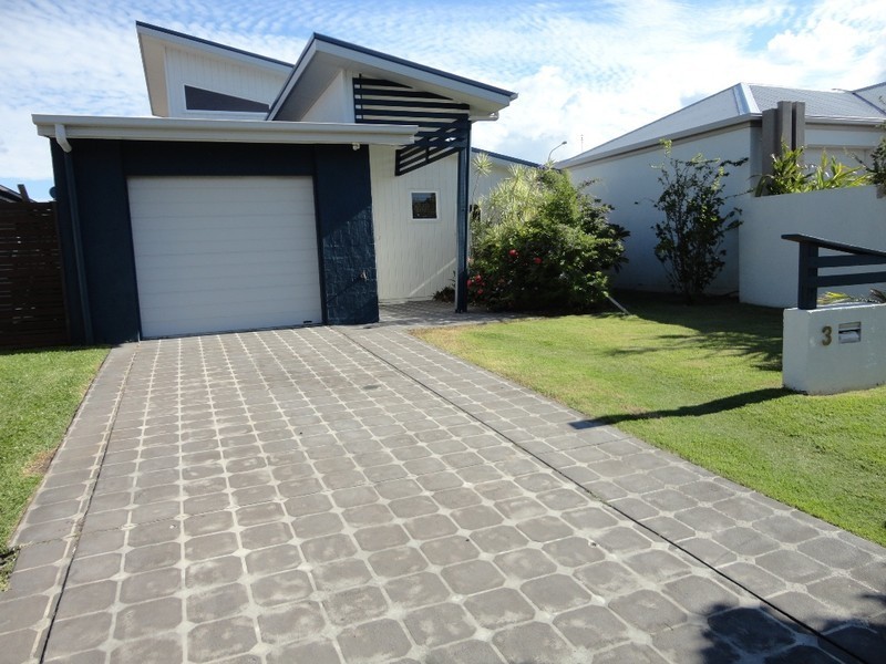3 Barbuda Circuit, Kawana Island QLD 4575