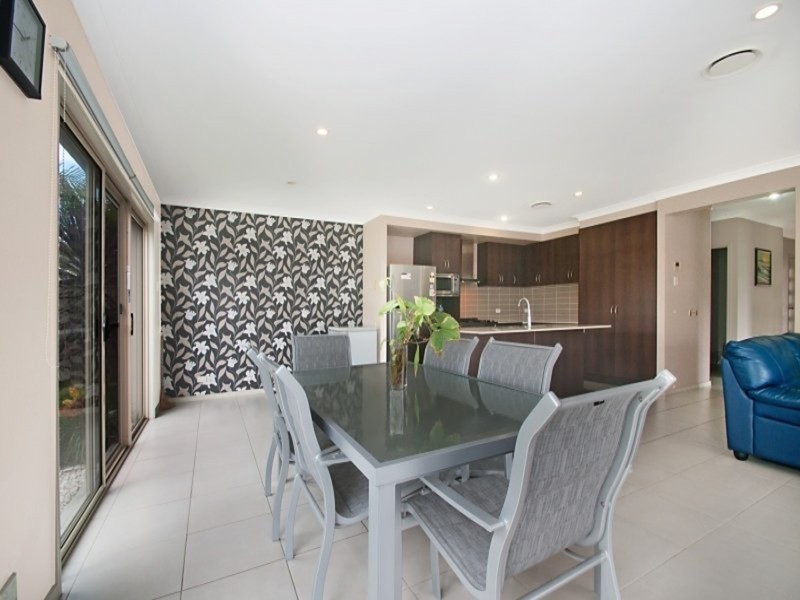 123 Grand Parade, Kawana Island QLD 4575