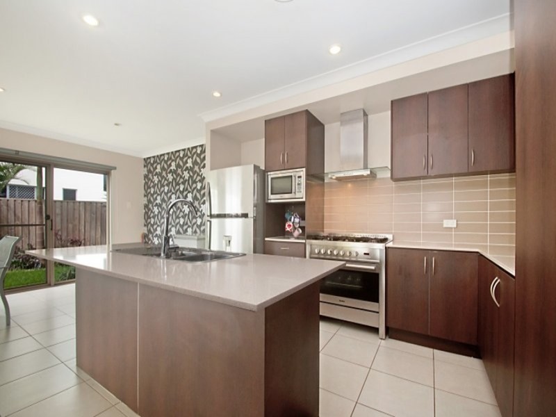 123 Grand Parade, Kawana Island QLD 4575