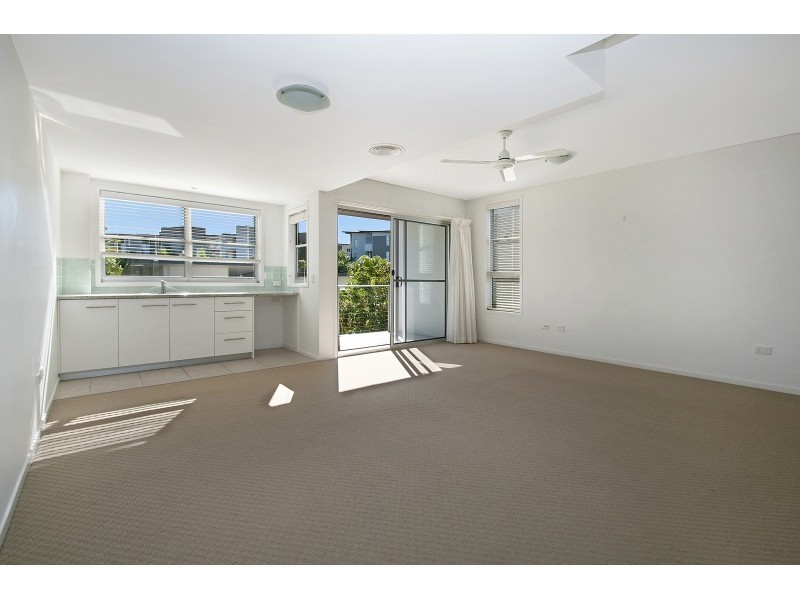 85/7 Grand Parade, Kawana Island QLD 4575
