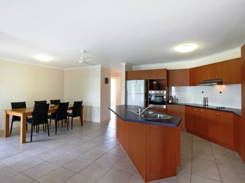 4 Saba place, Parrearra QLD 4575