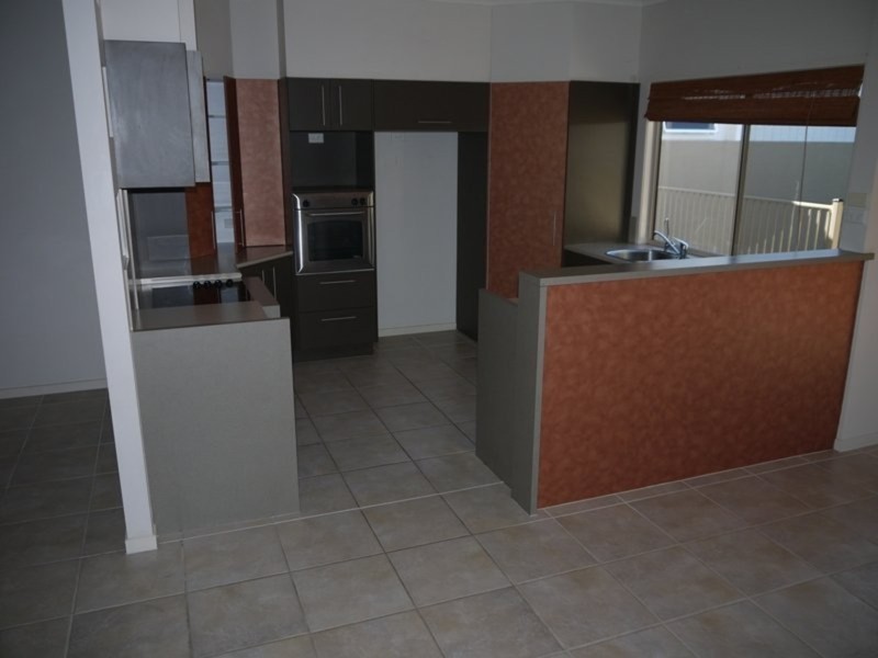 13 Komodo Court, Kawana Island QLD 4575