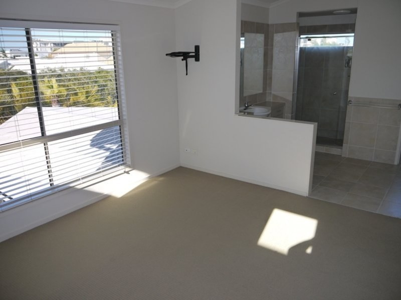 13 Komodo Court, Kawana Island QLD 4575