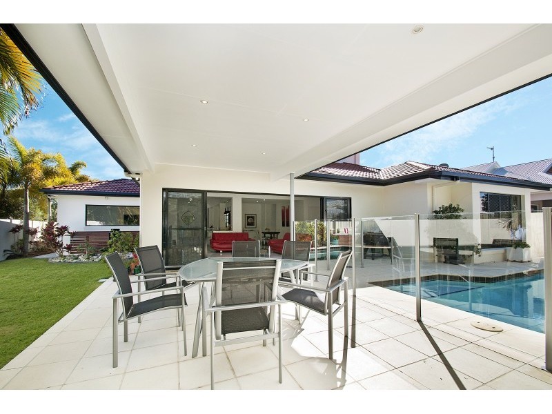2 Corfu Street, Kawana Island QLD 4575