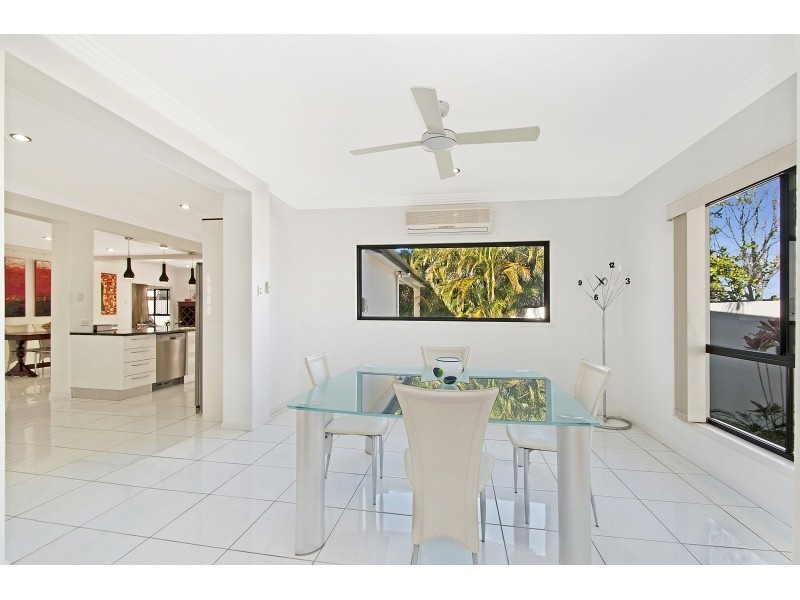 2 Corfu Street, Kawana Island QLD 4575