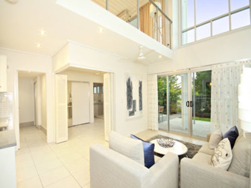 3/10 Grand Parade, Kawana Island QLD 4575