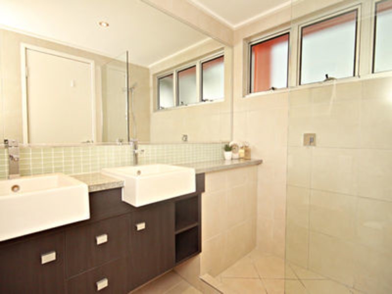3/10 Grand Parade, Kawana Island QLD 4575