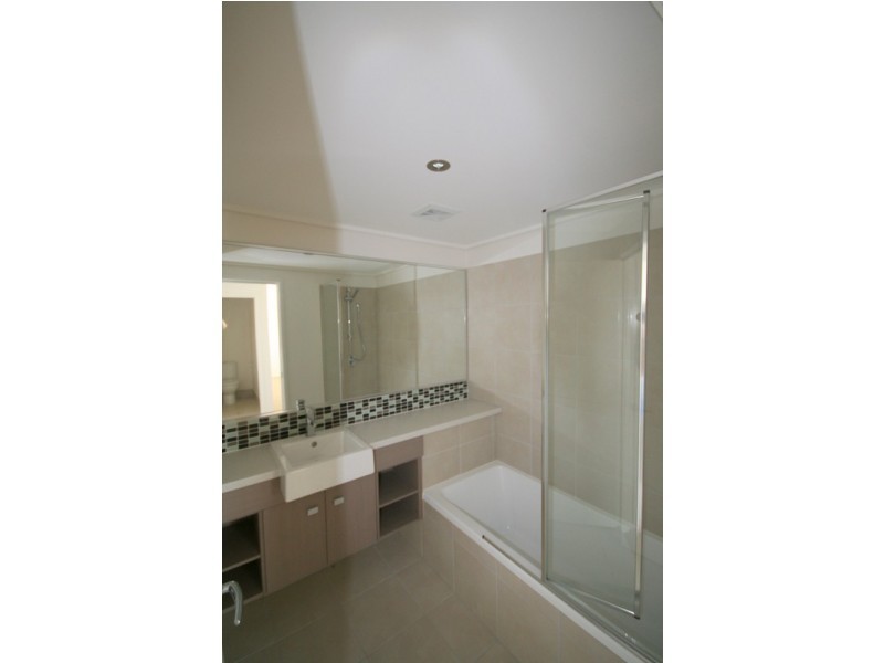 3/10 Grand Parade, Kawana Island QLD 4575