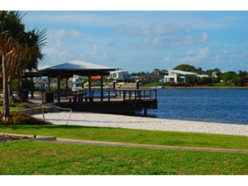 3/10 Grand Parade, Kawana Island QLD 4575