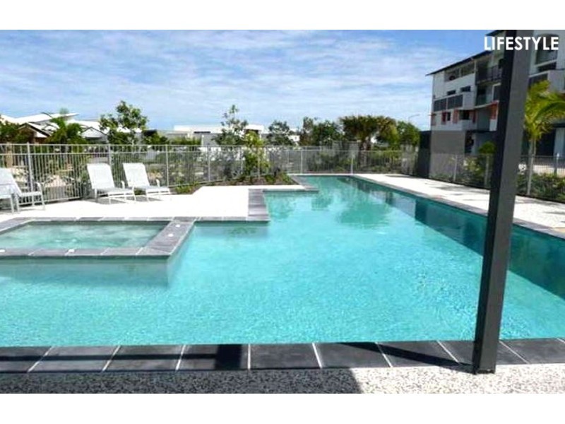 3/10 Grand Parade, Kawana Island QLD 4575