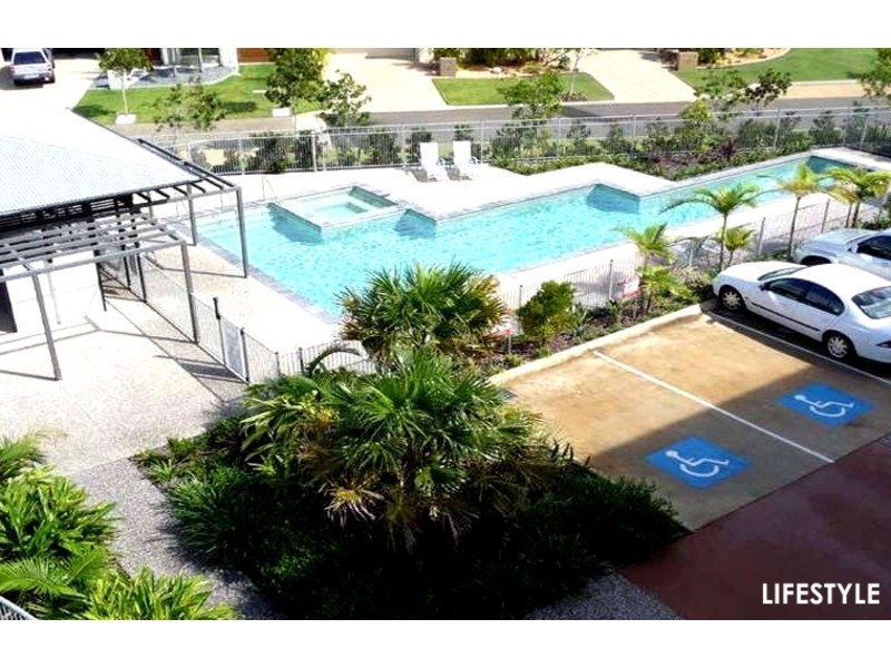 3/10 Grand Parade, Kawana Island QLD 4575