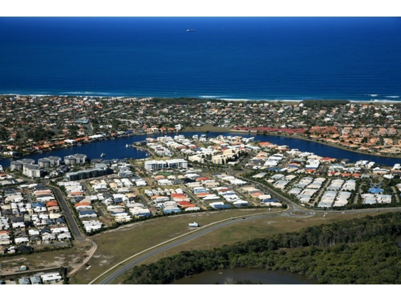 3/10 Grand Parade, Kawana Island QLD 4575